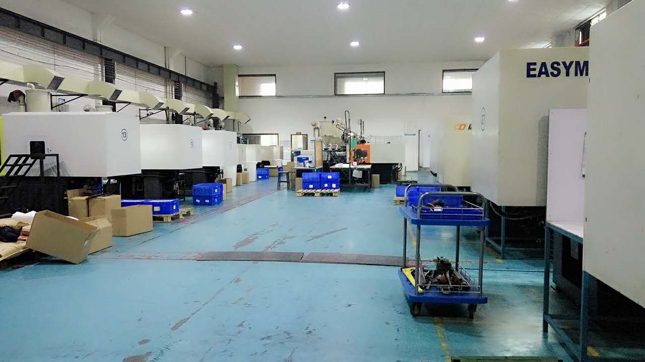 旭錦塑膠模具有限公司，注塑部