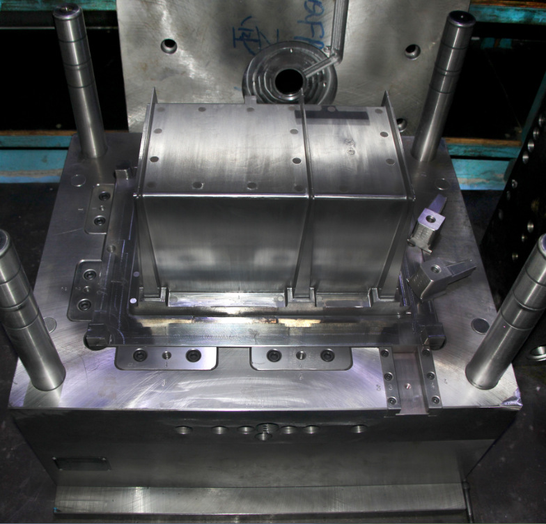 中山市旭錦塑膠模具有限公司，精密模具制造